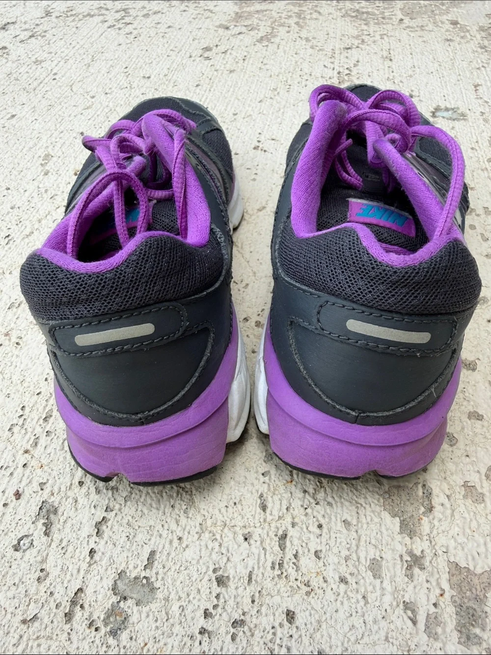 Nike Women's Black and Purple Athletic Running Shoes